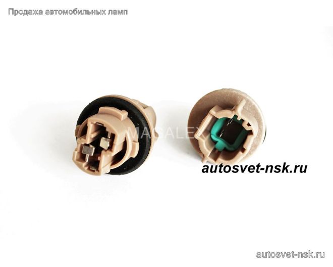 №18 патрон под лампу W21W (W3x16d)