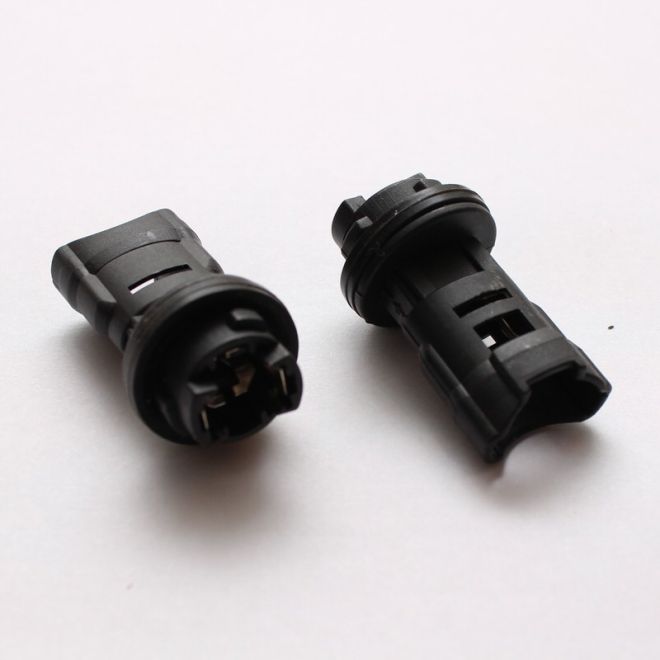 № 6 патрон под лампу W5W (W2,1x9,5d)